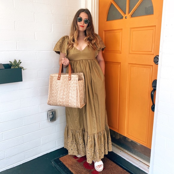 En Saison Eyelet Detail Flutter Sleeve 